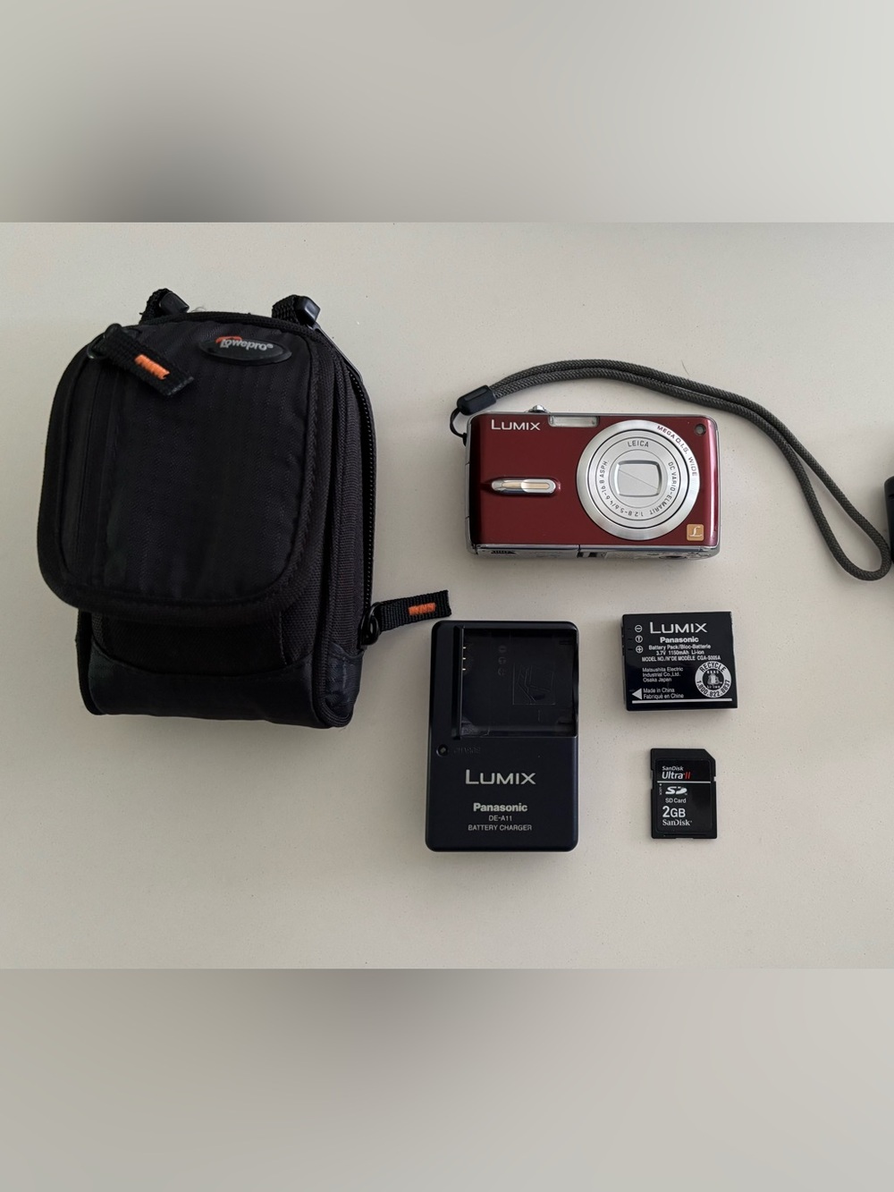 Panasonic DMC-FX07 Compact Digital Camera in Red - Picture 7 of 7